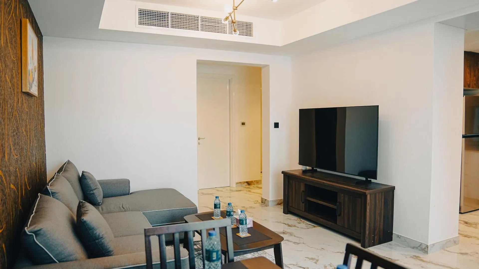 Charming 2-Bedroom Villa In The Springs 14-By Al Sarya Holiday Home Dubai