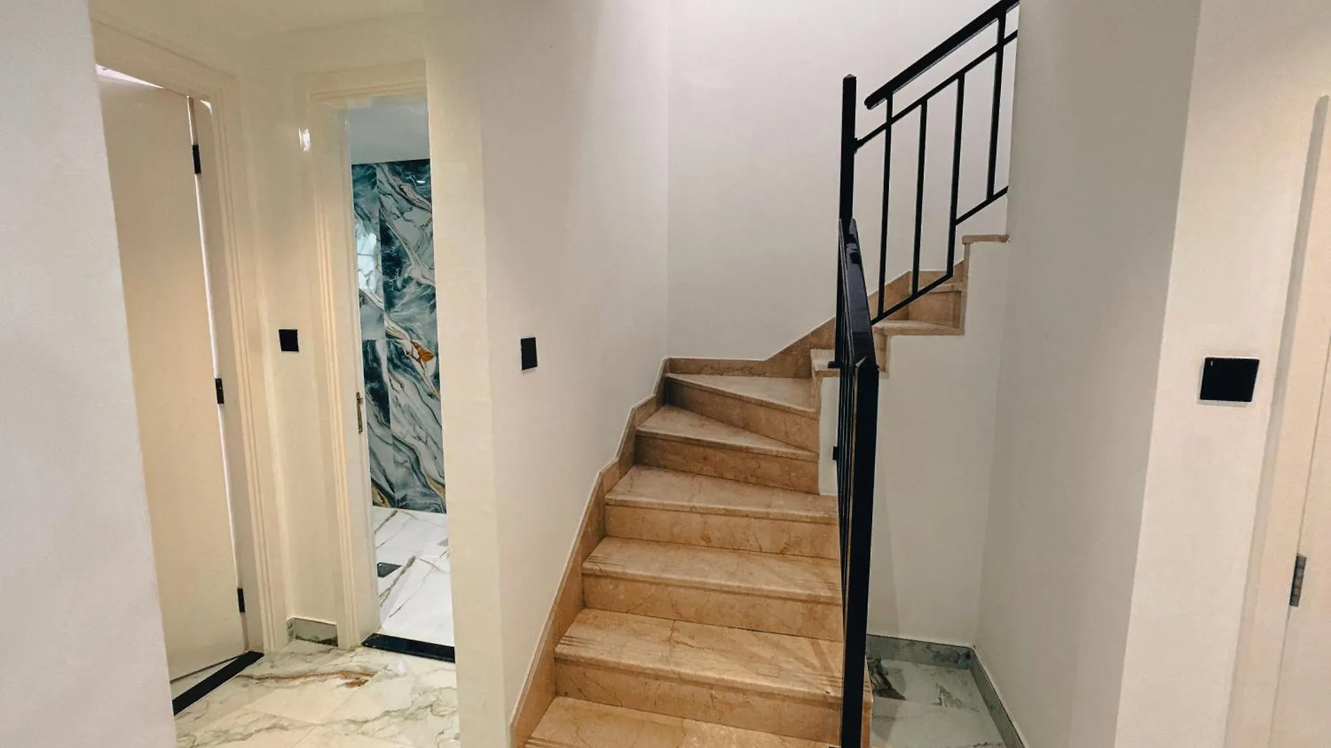 Charming 2-Bedroom Villa In The Springs 14-By Al Sarya Holiday Home Dubai