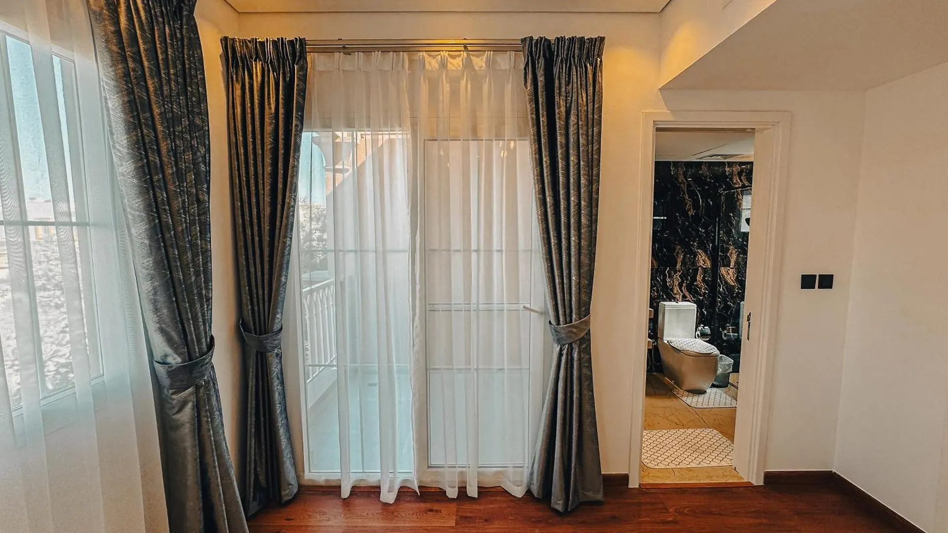 Charming 2-Bedroom Villa In The Springs 14-By Al Sarya Holiday Home Dubai