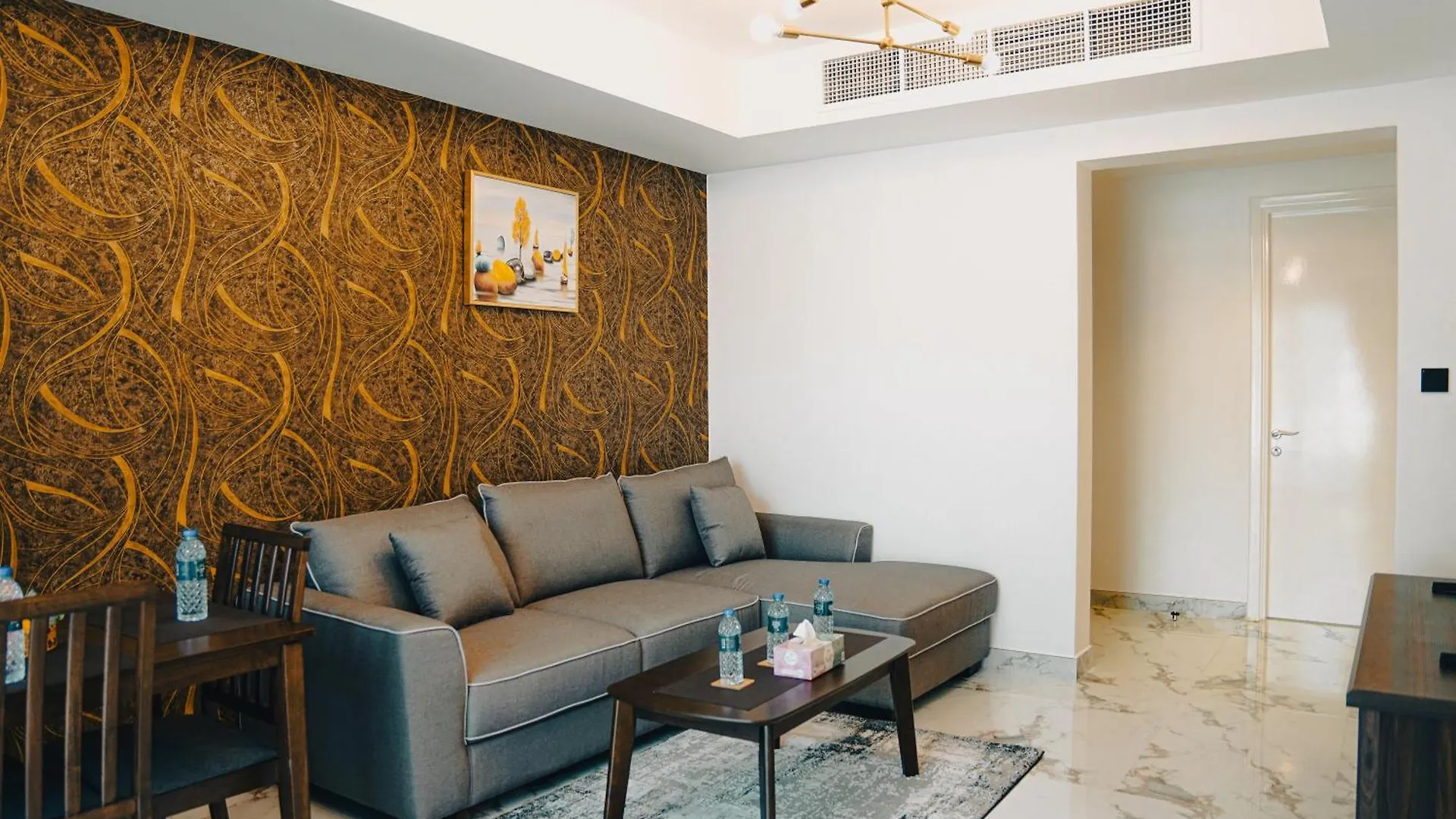 Charming 2-Bedroom Villa In The Springs 14-By Al Sarya Holiday Home Dubai